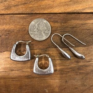 Set of two pairs silver earrings